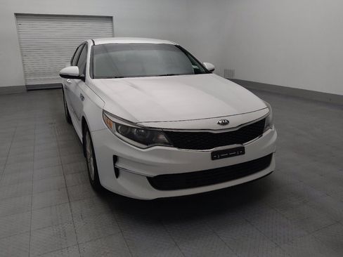 Used 2018 Kia Optima LX w/ 17" Alloy Wheels Package FWD image 14