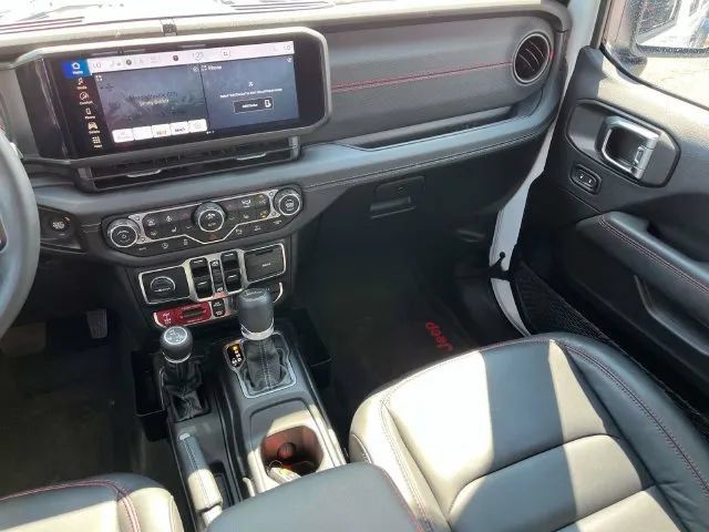 Used 2025 Jeep Gladiator Rubicon w/ Safety Group AWD/4WD image 14