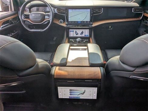 Used 2023 Jeep Grand Wagoneer Series III image 23