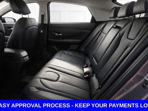 Used 2023 Hyundai Elantra Limited w/ Preferred Accessory Package FWD image 18