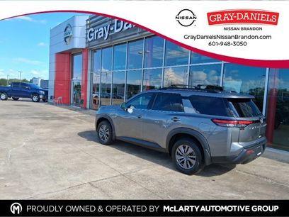 Certified 2025 Nissan Pathfinder SV