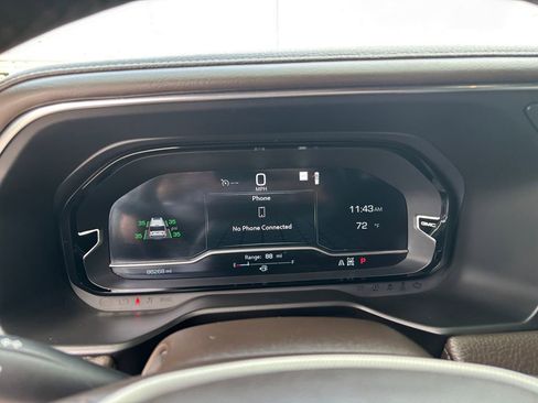 Used 2022 GMC Yukon XL Denali image 15