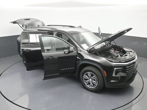 Used 2024 Chevrolet Traverse LT FWD image 75
