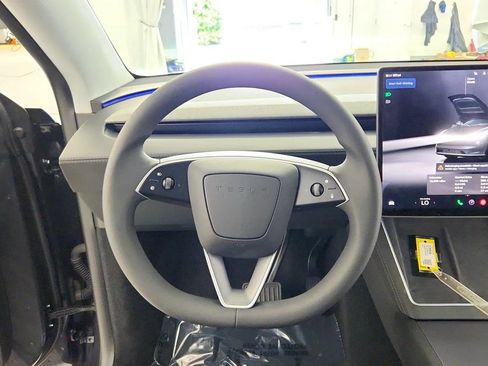 Used 2026 Tesla Model Y Long Range AWD/4WD image 25