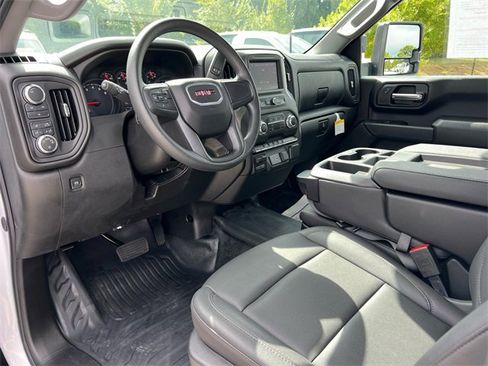 Certified 2025 GMC Sierra 2500 Pro w/ Convenience Package image 18