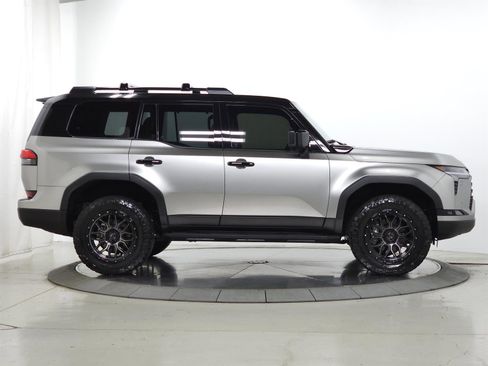 Used 2025 Lexus GX 550 AWD/4WD image 12
