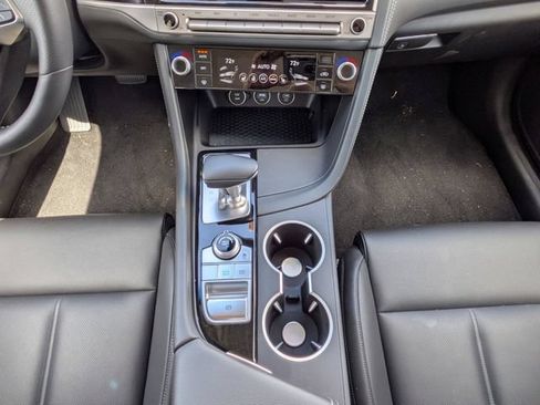 Used 2025 Genesis G70 2.5T AWD/4WD image 18