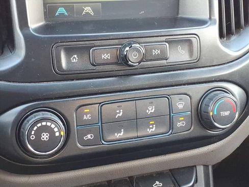 Used 2018 Chevrolet Colorado W/T RWD image 14