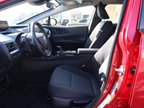 Certified 2024 Toyota Prius LE FWD image 21