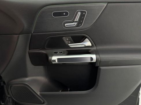 Used 2023 Mercedes-Benz GLB 250 GLB 250 image 22