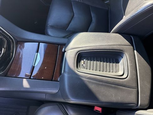 Used 2019 Cadillac Escalade 4WD image 52