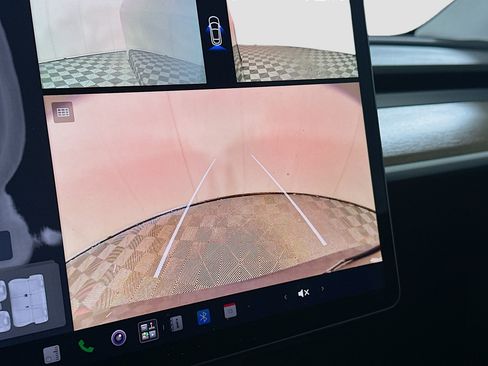 Used 2023 Tesla Model Y Long Range AWD/4WD image 22
