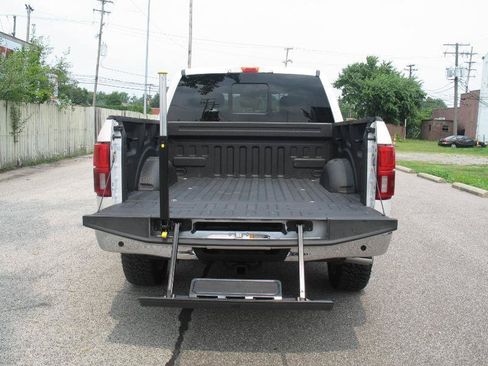 Used 2019 Ford F150 Lariat AWD/4WD image 10