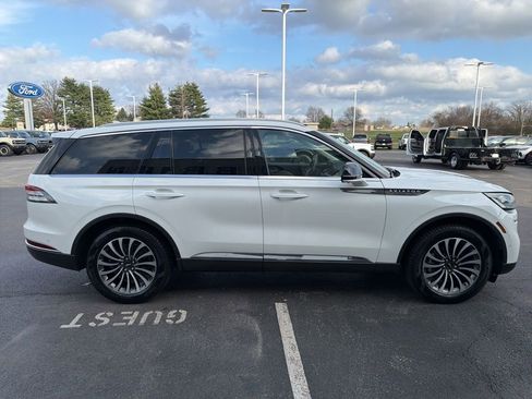 Used 2023 Lincoln Aviator Reserve w/ Equipment Group 201A image 6