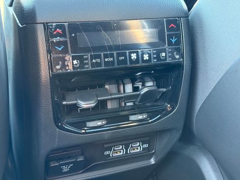 Used 2023 Jeep Grand Cherokee Summit image 13