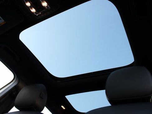 Used 2020 Mercedes-Benz GLB 250 image 24