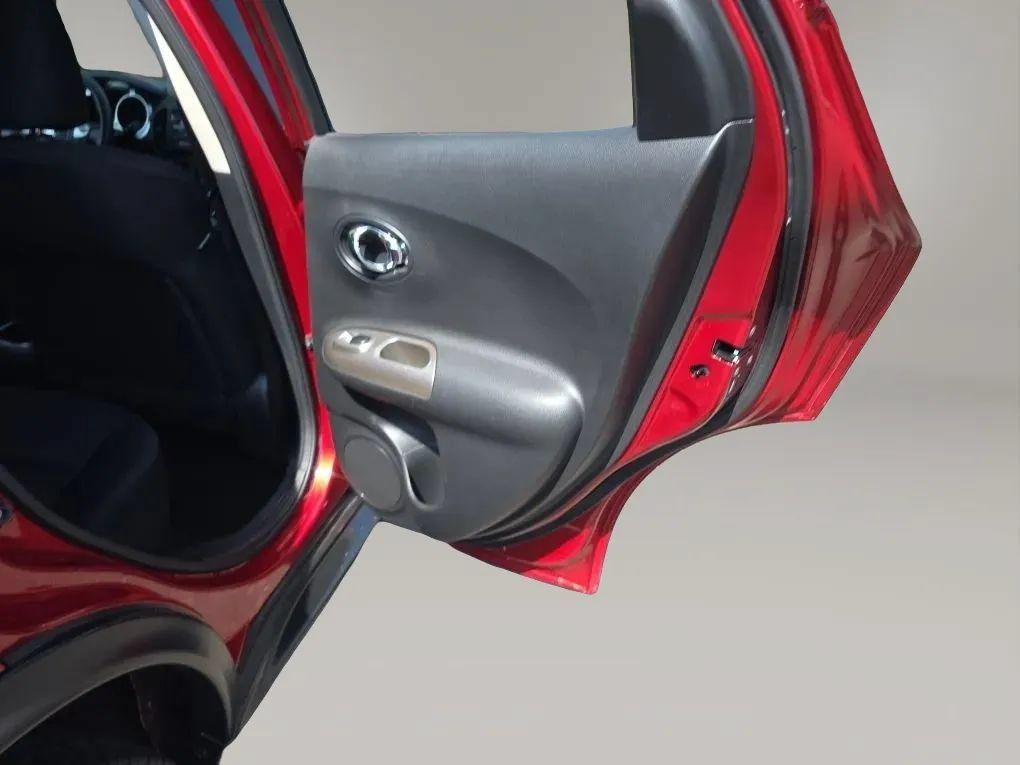 Used 2012 Nissan Juke S FWD image 31
