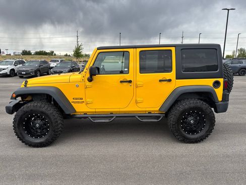 Used 2015 Jeep Wrangler Unlimited Sport w/ Quick Order Package 24S AWD/4WD image 4