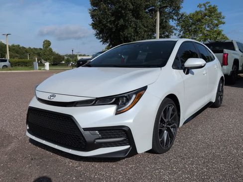 Used 2022 Toyota Corolla SE FWD image 2