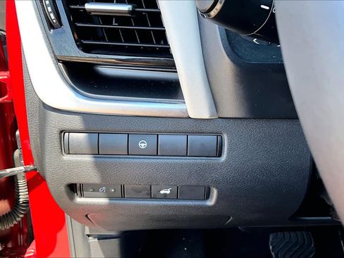Certified 2021 Nissan Rogue SV w/ Premium Package FWD image 32