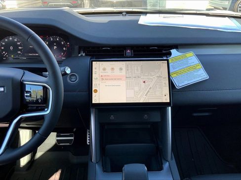 New 2025 Land Rover Discovery Sport Dynamic SE image 7