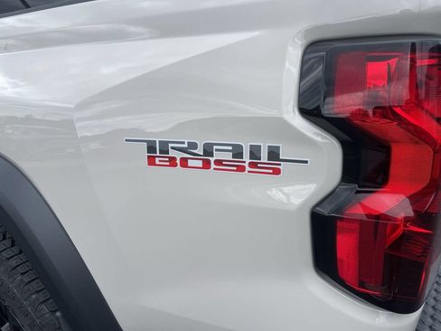 Used 2026 Chevrolet Colorado Trail Boss AWD/4WD image 7