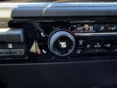 Used 2025 Chevrolet Silverado 3500 LT w/ Convenience Package image 12