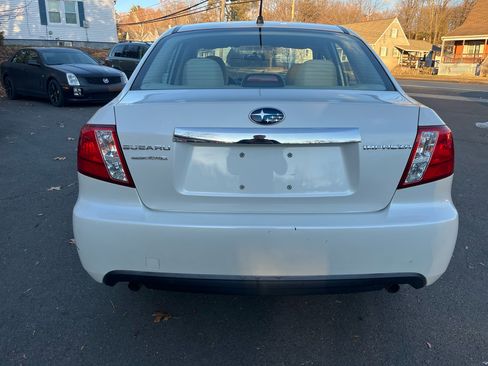 Used 2011 Subaru Impreza 2.5i image 4