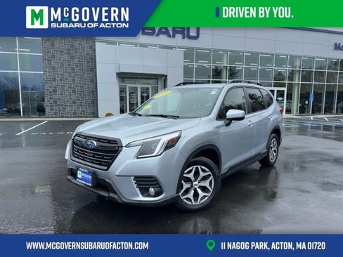 Used 2023 Subaru Forester Premium AWD/4WD image 1