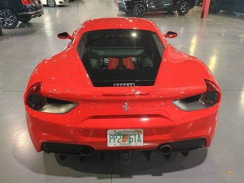 Used 2019 Ferrari 488 GTB RWD image 5