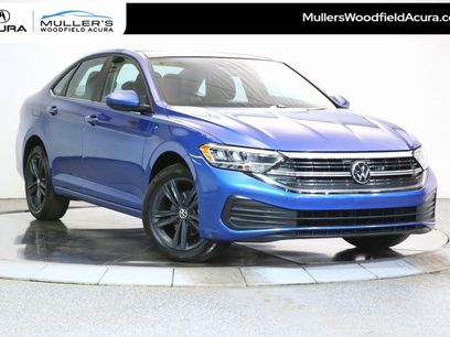 Used 2024 Volkswagen Jetta SE w/ Panoramic Sunroof Package