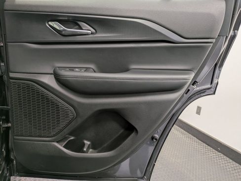 Used 2024 Jeep Grand Cherokee Altitude image 25