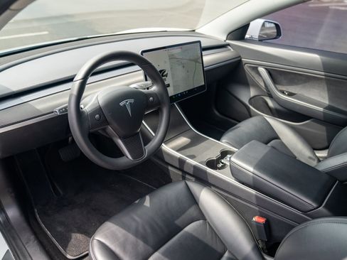 Used 2020 Tesla Model 3 Long Range AWD/4WD image 4