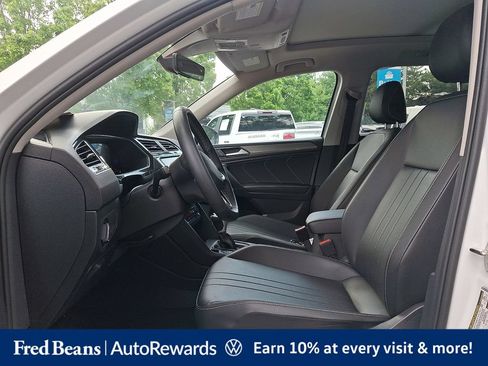 Certified 2023 Volkswagen Tiguan SE w/ Panoramic Sunroof Package AWD/4WD image 18