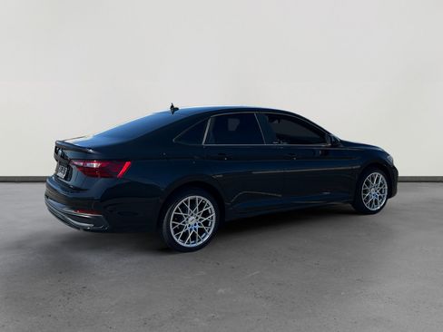 Used 2023 Volkswagen Jetta Sport image 5