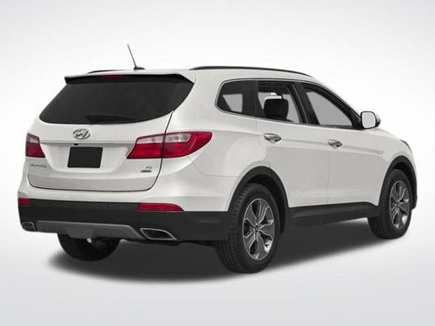 Used 2013 Hyundai Santa Fe GLS image 2