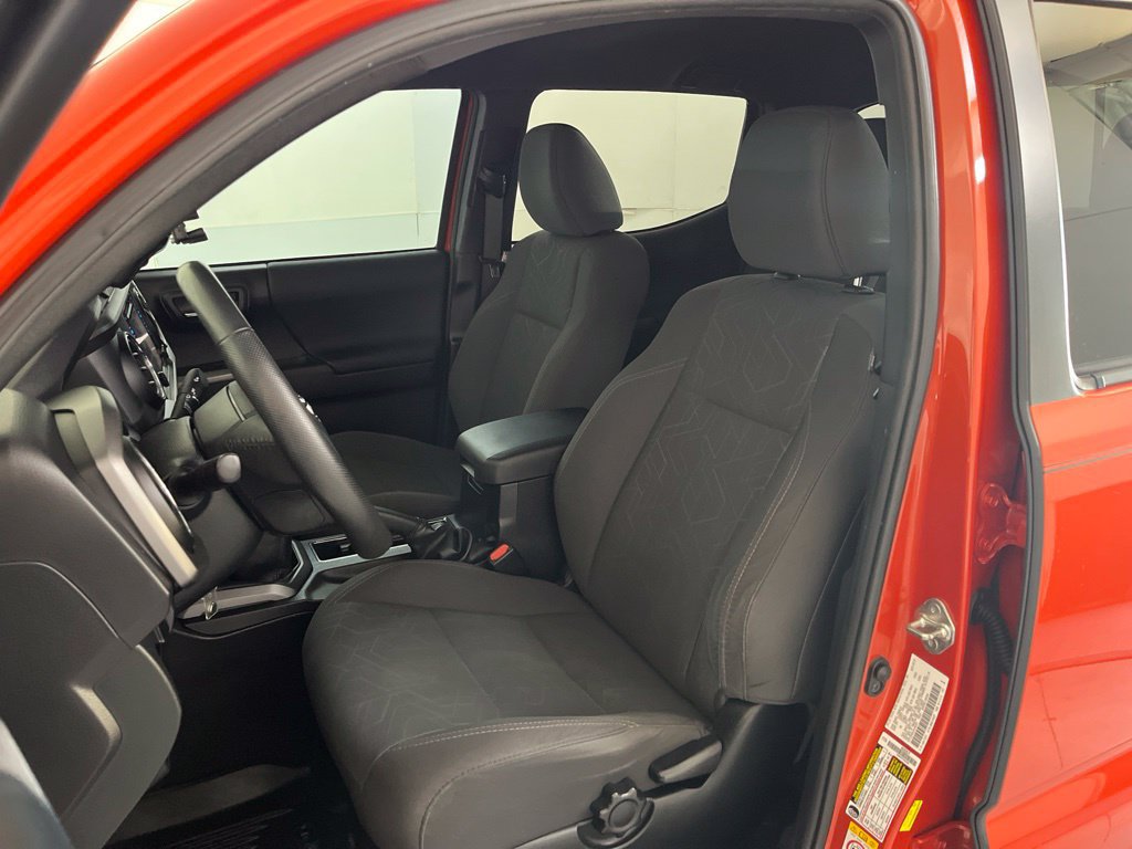 Used 2018 Toyota Tacoma TRD Off-Road AWD/4WD image 18