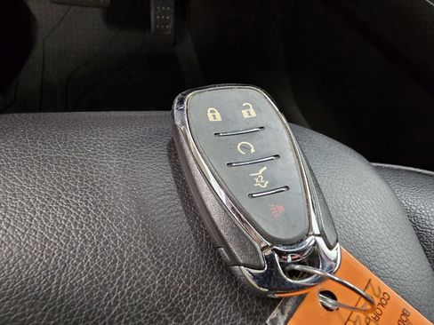 Used 2023 Chevrolet Traverse LT w/ LPO, Floor Liner Package AWD/4WD image 38