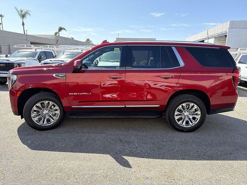 Used 2024 GMC Yukon Denali w/ Advanced Technology Package AWD/4WD image 7