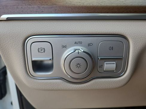 New 2026 Mercedes-Benz GLS 450 4MATIC image 22
