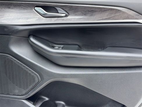 Used 2024 Jeep Grand Cherokee L Limited w/ Luxury Tech Group II image 52