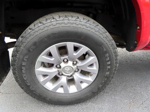 Used 2019 Toyota Tacoma TRD Off-Road image 19