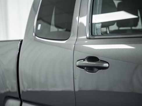 Used 2017 Toyota Tacoma TRD Off-Road image 13