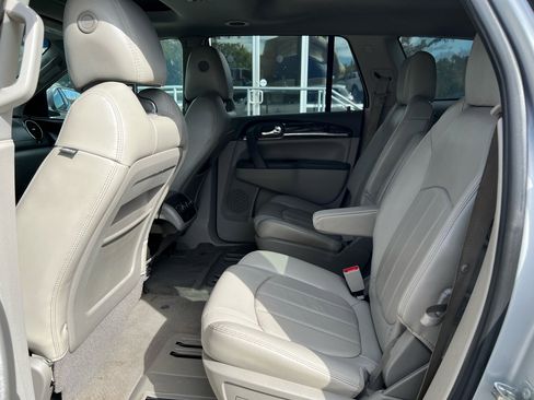 Used 2016 Buick Enclave Leather image 12