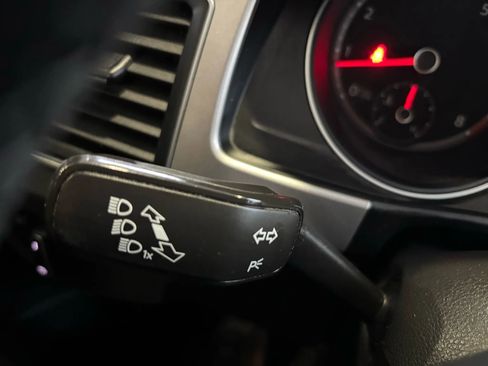 Used 2019 Volkswagen Atlas SE w/ Towing Package image 12