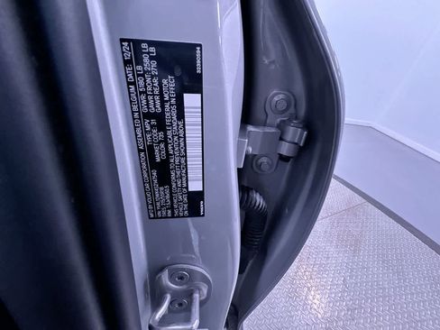 Used 2025 Volvo V60 B5 Cross Country Plus image 44