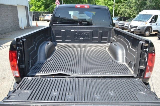 Used 2024 RAM 1500 Classic SLT AWD/4WD image 34