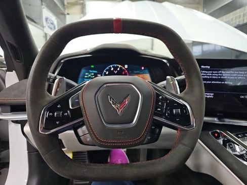Used 2023 Chevrolet Corvette Stingray Premium Conv w/ Z51 Performance Package RWD image 11