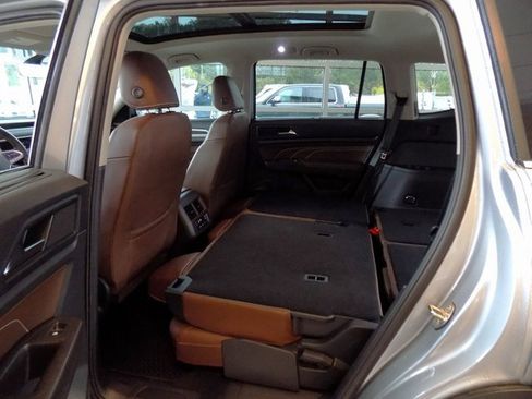 Used 2023 Volkswagen Atlas SE w/ Panoramic Sunroof Package image 27