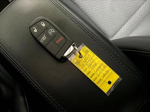 Used 2025 Jeep Compass Latitude w/ Sun & Sound Group AWD/4WD image 11
